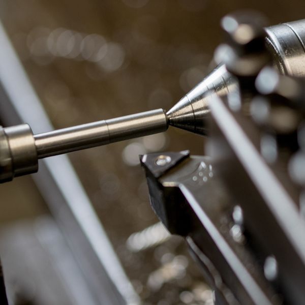 埼玉の有限会社アカサカはオーダーメイドで金物の制作依頼を承ります