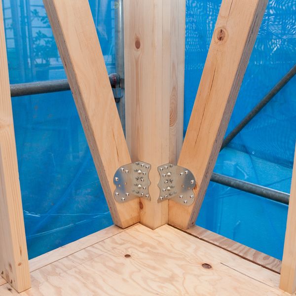 東京で建築関係の金物の制作も行っております！