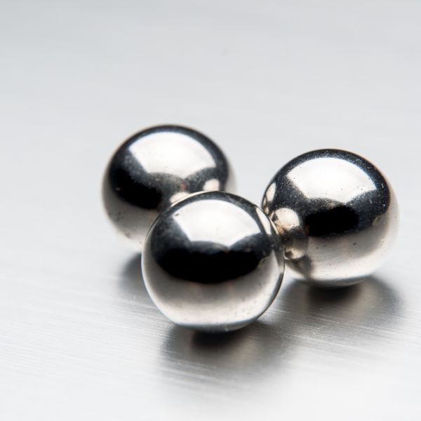 埼玉で金物製品の装飾が必要でしたら有限会社アカサカへご依頼ください